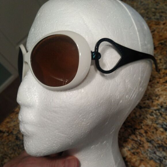 Womens Sunglass Oval White Silver Plastic Amber Lens CUTE!! main image 9
